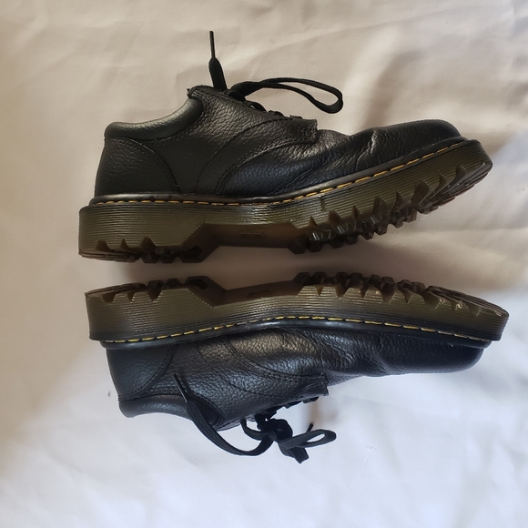\Dr. Martens 1461 Low Top Shoes - Picture 2 of 9
